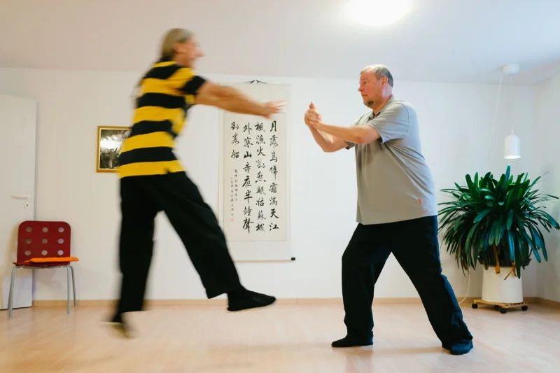 Sifu Thomas demonstrates the power of Da Cheng Chuan